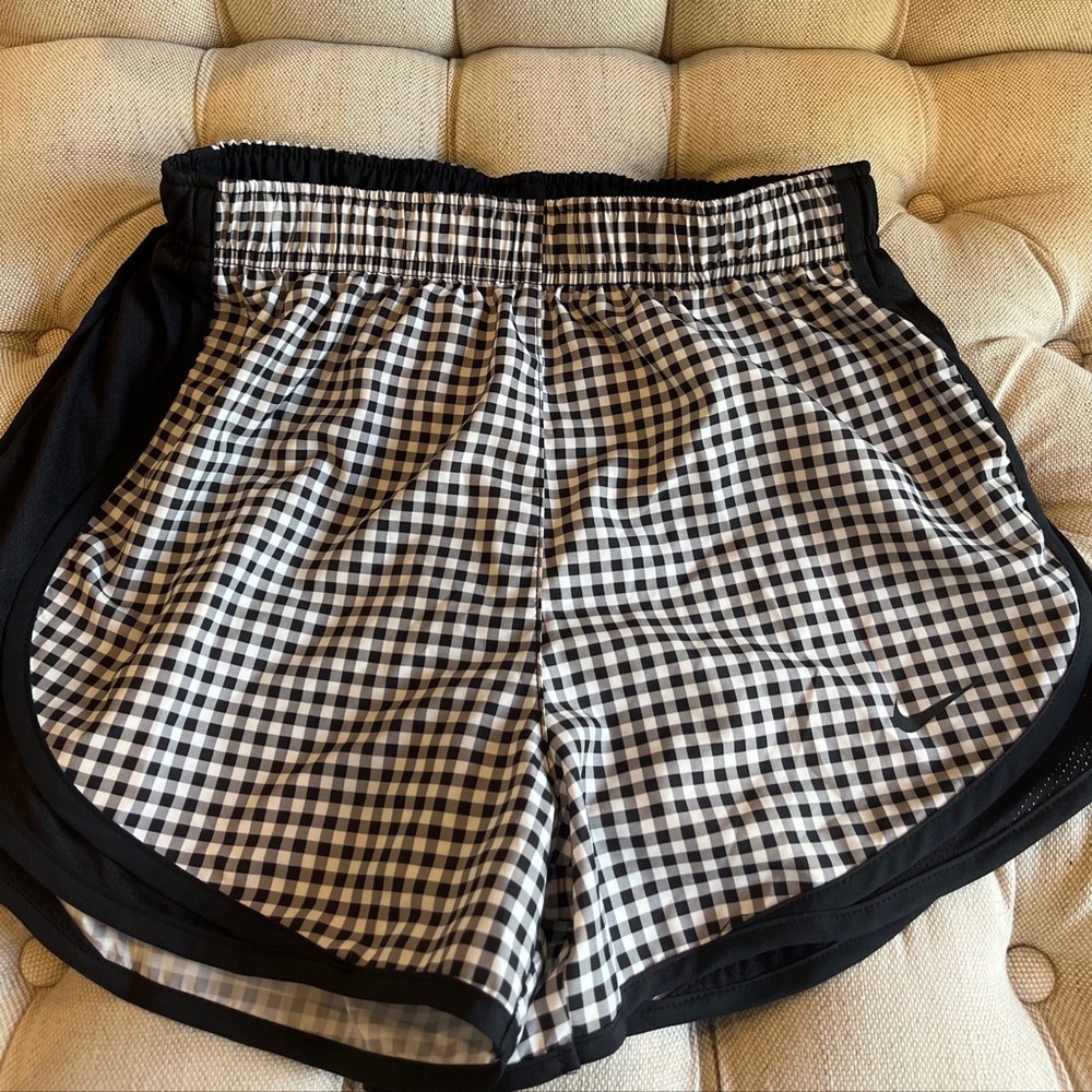 Nike Women's Tempo Black Gingham Running Shorts SZ XS